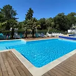 Zecamping 3 Etoiles - Piscine Chauffee Et Club Enfant 营地 *