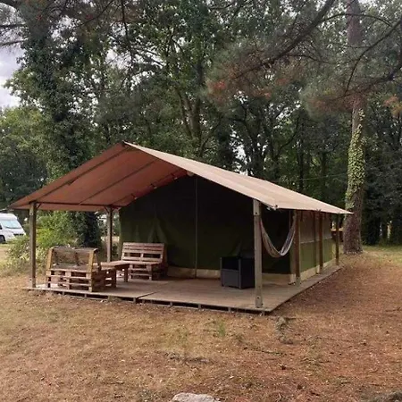 Parque de Campismo 3 Etoiles - Piscine - Eebebg Guéméné-Penfao