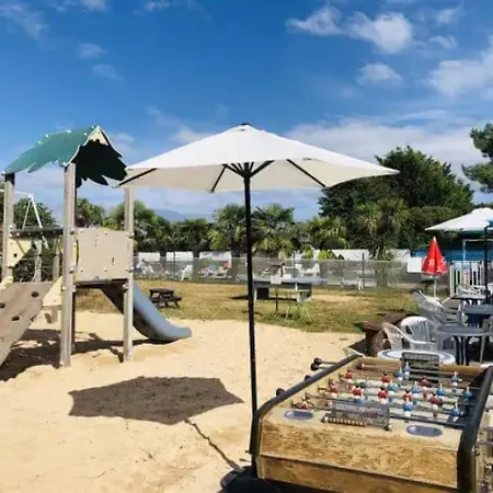 Zecamping 3 Etoiles - Piscine Chauffee Et Club Enfant 캠프장
