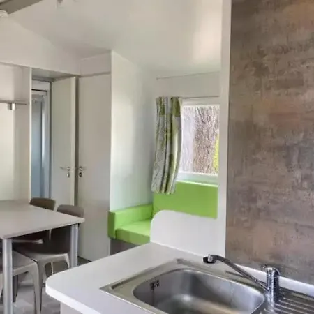 Campingplatz 3 Etoiles - Piscine - Eebebg *