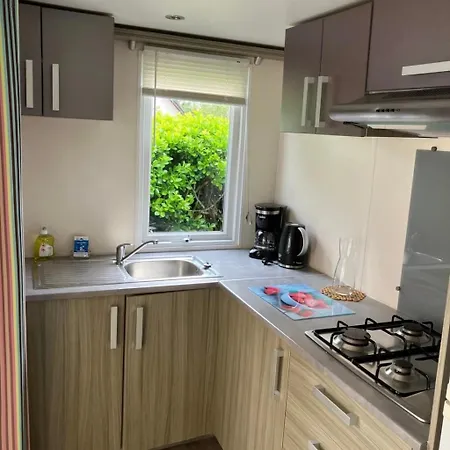 3 Etoiles - Piscine - Eebebg