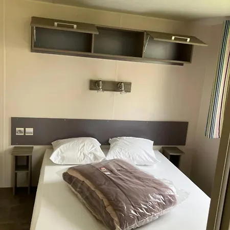 3 Etoiles - Piscine - Eebebg