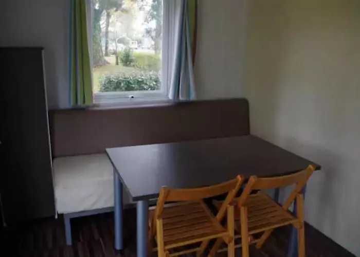 Camping 3 étoiles - Piscine - Eebebg