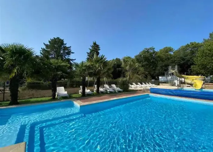 Camping 3 étoiles - Piscine - Eebebg