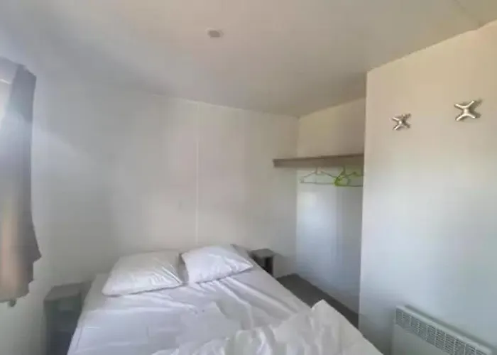 Camping 3 étoiles - Piscine - Eebebg *