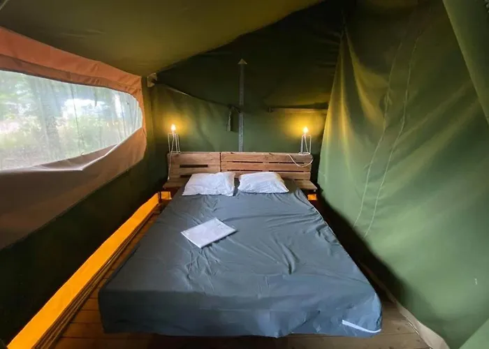 Camping 3 étoiles - Piscine - Eebebg