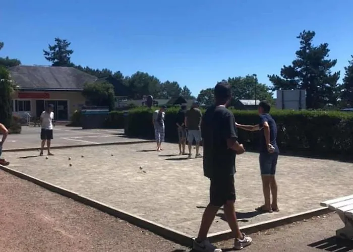 3 étoiles - Piscine - Eebebg