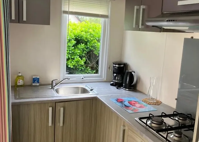 3 étoiles - Piscine - Eebebg