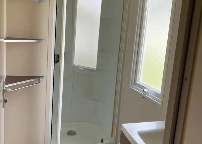 Camping 3 étoiles - Piscine - Eebebg *